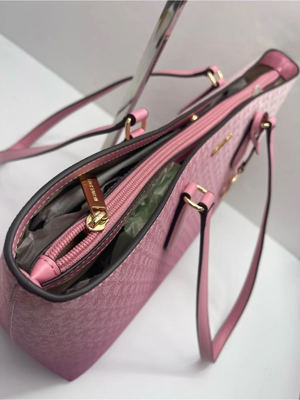 MICHAEL MICHAEL KORS SHEILA CARNATION LG Multifunctional TOTE bag  Carnation NWT